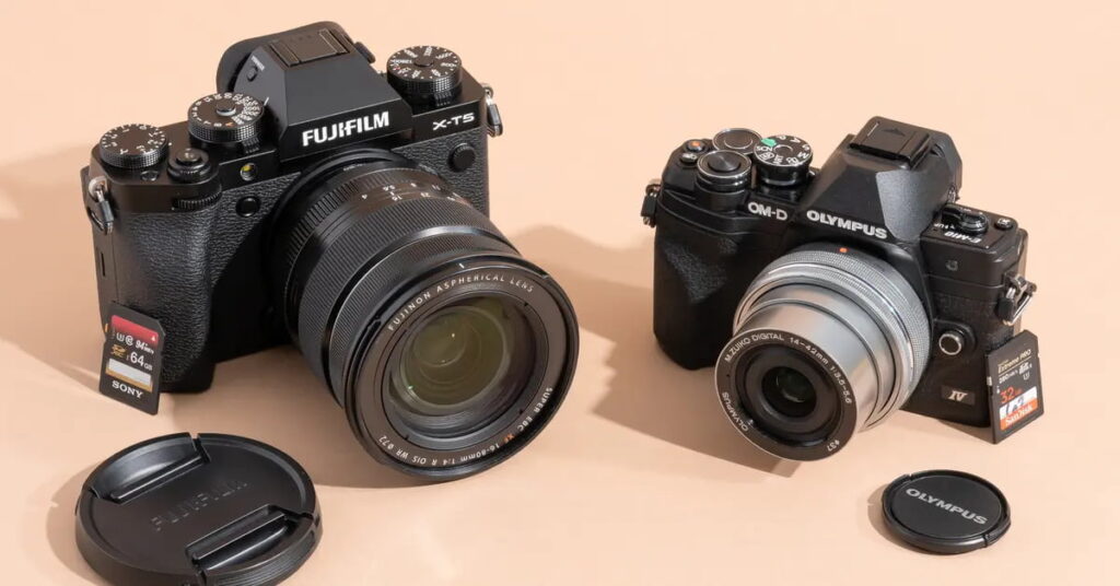 Why Mirrorless Cameras Are Ideal for Journalists: